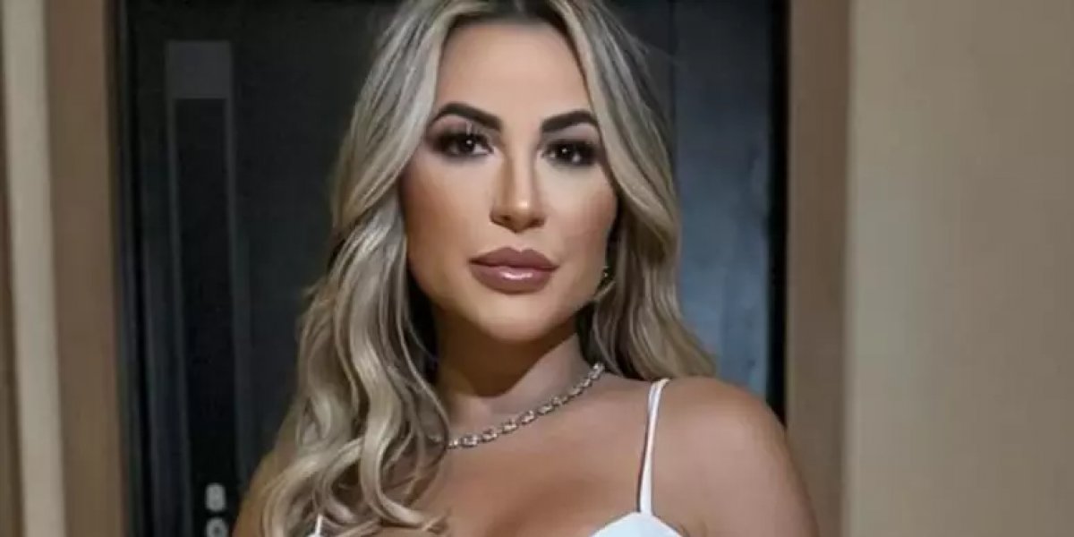 Confira o momento em que Deolane é ovacionada durante saída da prisão