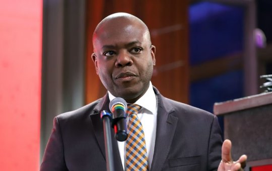 Silvio Almeida busca acolhimento espiritual enquanto PF ouvirá possível vítima