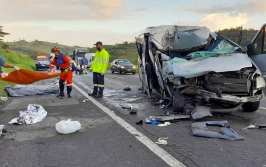 Três pessoas morrem em acidente na BR-324 nesta quarta-feira (11)