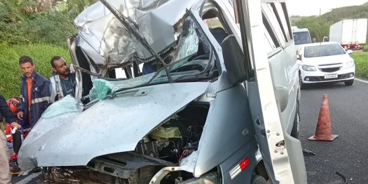 Saiba quem são as vítimas do grave acidente com van na BR-324