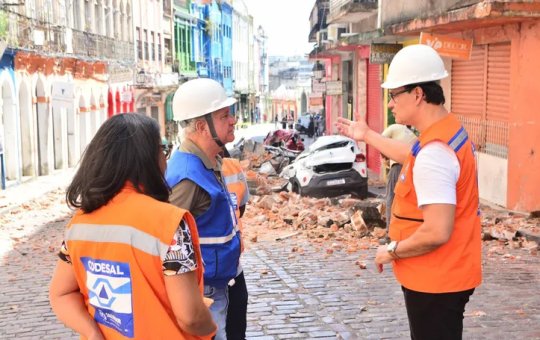 Codesal isola imóvel que desabou na Ladeira do Taboão