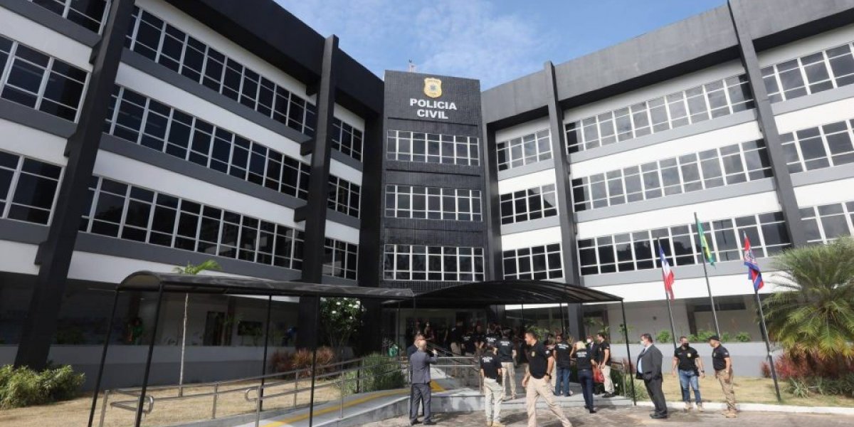 Suspeito de assassinar tatuador no Garcia se apresenta na delegacia