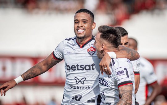 Vitória ganha do Atlético-GO e segue na luta contra o rebaixamento