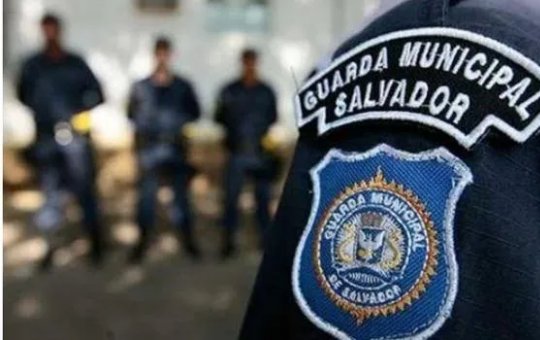 Suspeito de roubo é preso e homem é baleado em tiroteio no Rio Vermelho