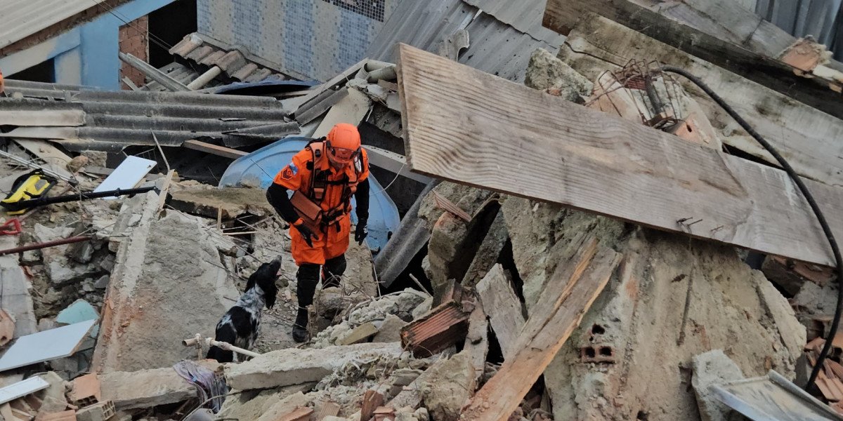 Casal de idosos morre após desabamento na zona norte do Rio de Janeiro