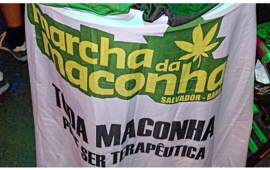 Marcha da maconha pede legalização em Salvador