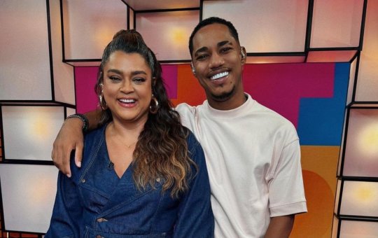 Preta Gil compartilha momentos de cuidado de O Kanalha no hospital