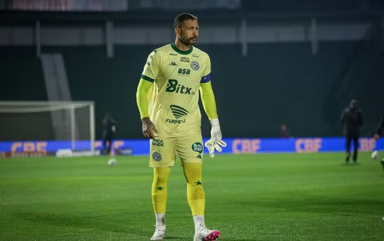 Goleiro é expulso após chamar árbitro de 'maconheiro' em jogo