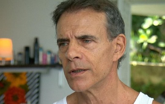 Ator Mário Gomes pede doações após ser despejado de mansão