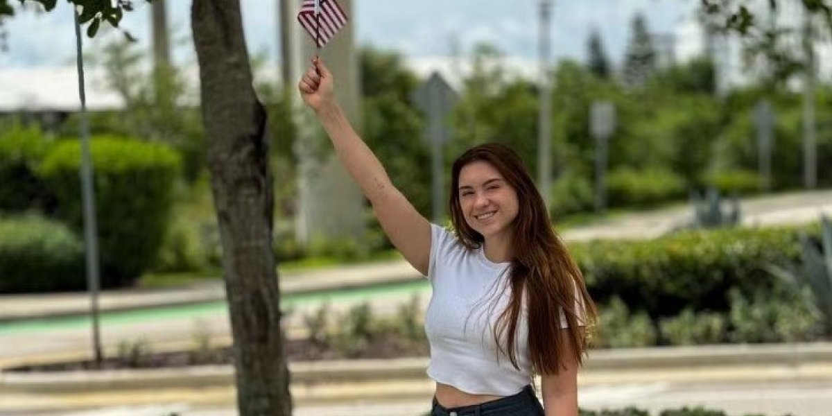 Filha de Gugu se torna cidadã americana