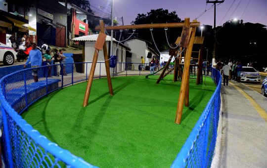 Praça é inaugurada na Federação com novas opções de lazer