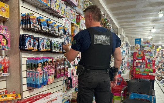 Operação apreende brinquedos piratas em Feira de Santana