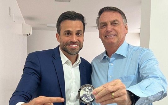 Bolsonaro critica Marçal por comparação entre cadeirada e facada: "lamentável"