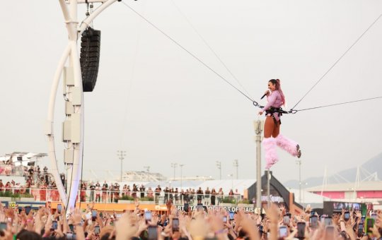 Ivete Sangalo brilha no Rock in Rio com voo e música inédita
