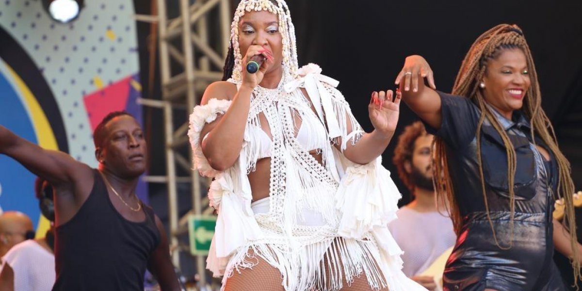 Festival da Primavera anima o Rio Vermelho com shows de Larissa Luz e Àttooxxá