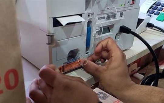 TRE-BA inicia preparação das urnas eletrônicas para as eleições