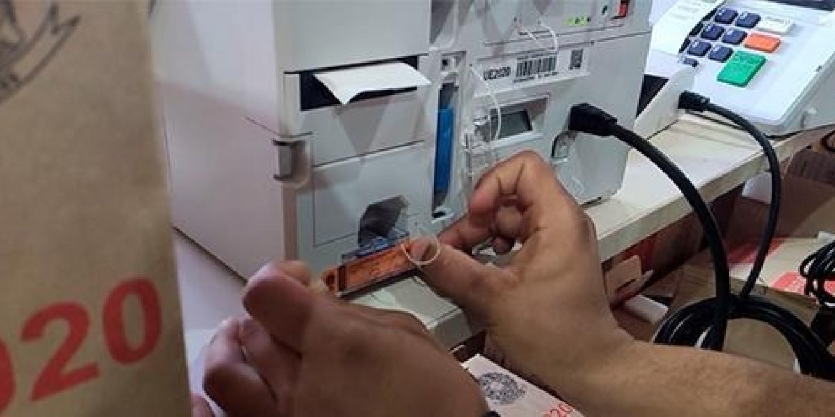 TRE-BA inicia preparação das urnas eletrônicas para as eleições