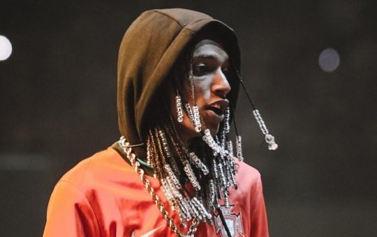 Oruam se pronuncia após cuspir no rosto de um homem durante show