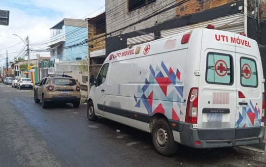 Ambulância é furtada e recuperada em Salvador
