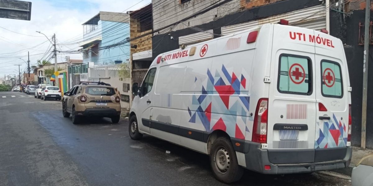 Ambulância é furtada e recuperada em Salvador