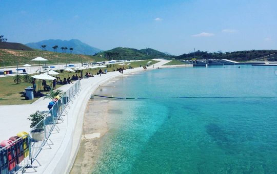 Adolescente de 15 anos morre afogado em piscina no RJ