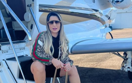 Contas de Deolane e família encerradas após movimentações suspeitas de R$ 7,9 mi