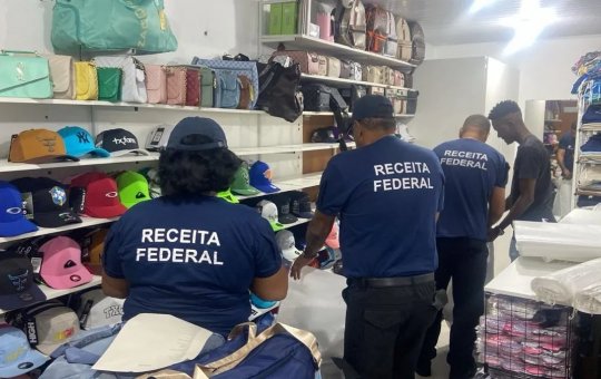 Roupas falsificadas são apreendidas em operação em Salvador