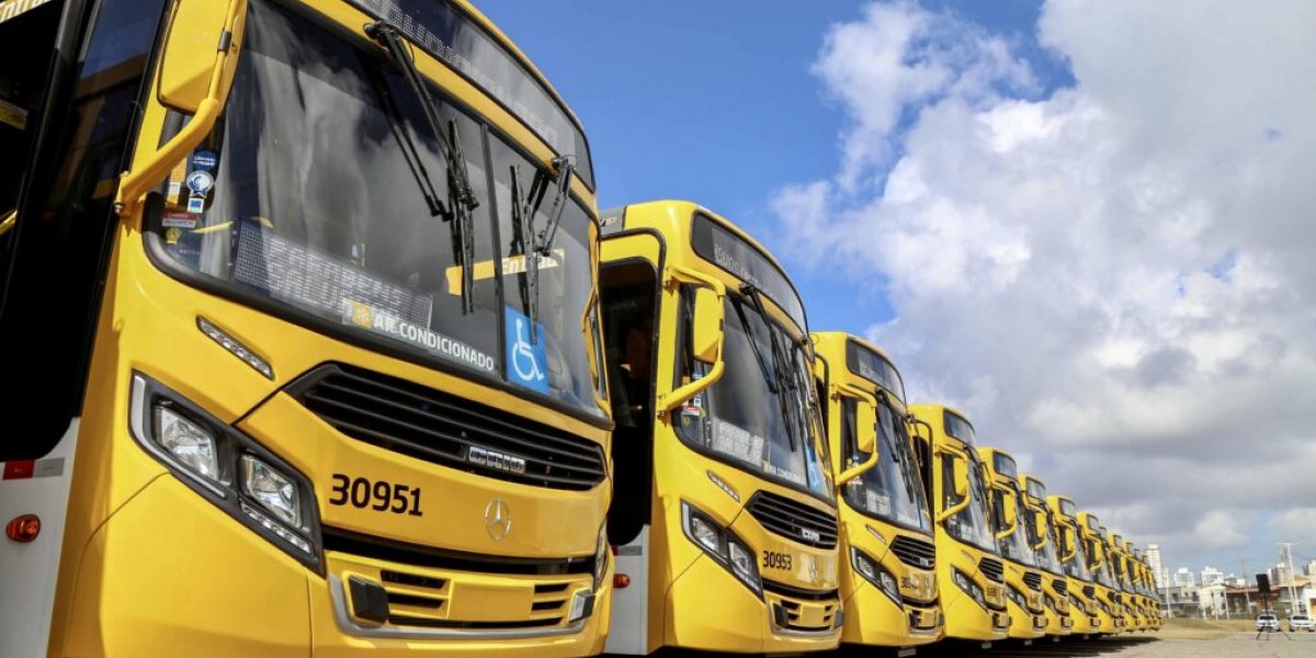 Ônibus tem circulação interrompida na região da Barroquinha após tiroteio