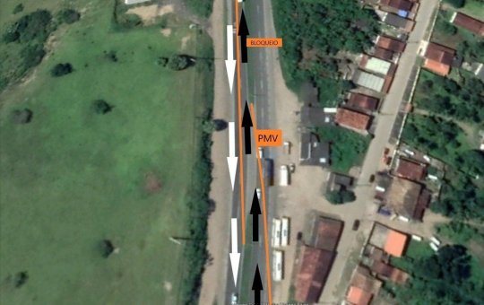 Trânsito na BR-324 será alterado para retirada de carreta envolvida em acidente