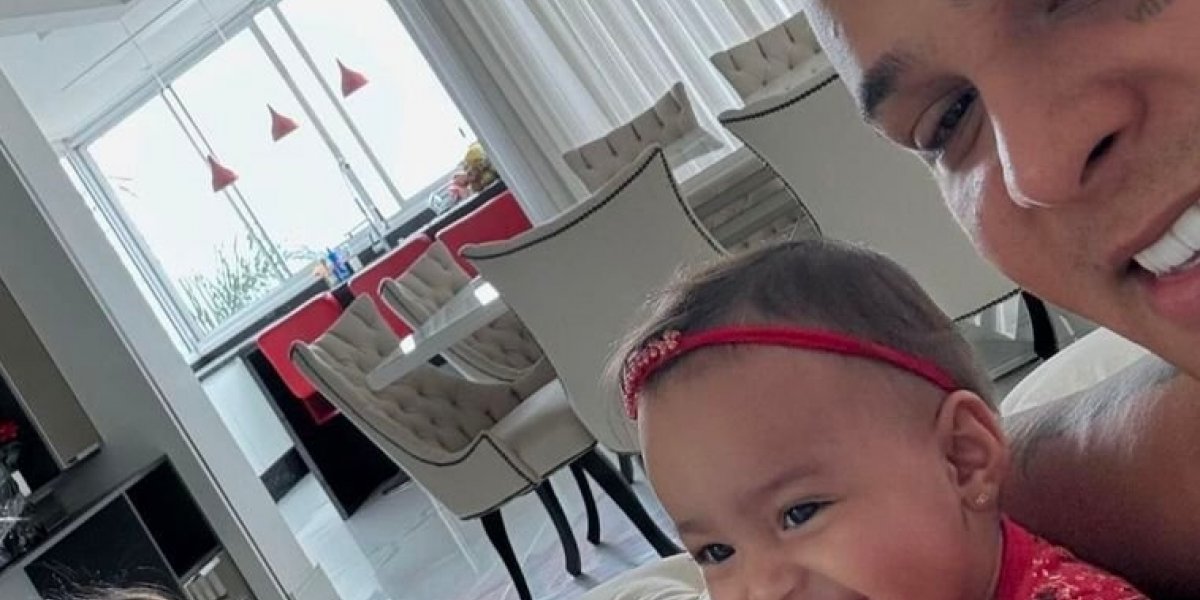 Após polêmica de agressão, MC Ryan SP posta vídeo em família
