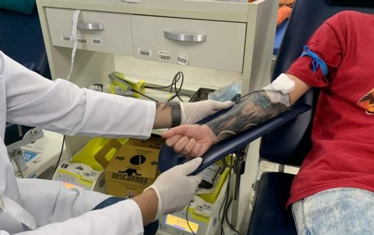 Hemoba anuncia redução de tempo de espera para doadores com tatuagens