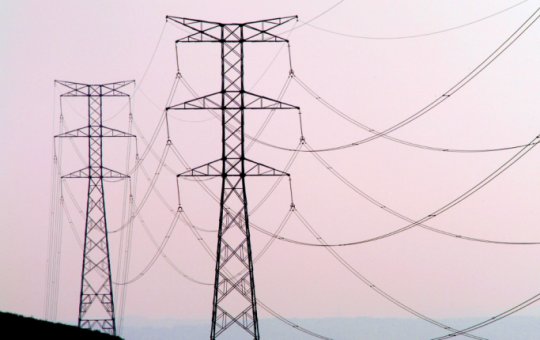 Bandeira tarifária deixará a conta de luz mais cara em outubro