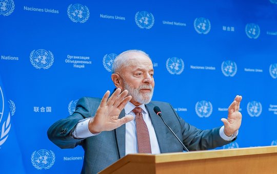 Avião de Lula passa por problema técnico e tem que realizar pouso de segurança