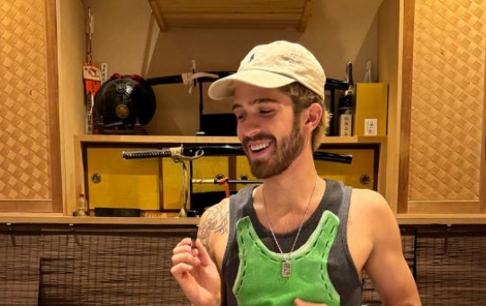 João Guilherme realiza procedimento para escurecer dentes e recebe elogios