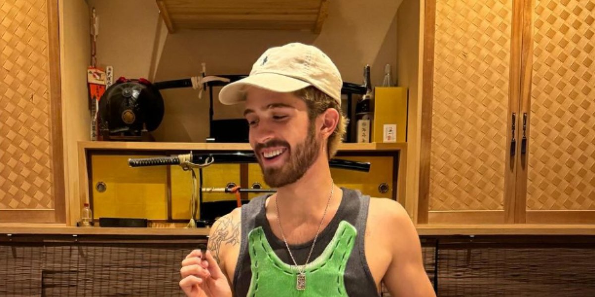 João Guilherme realiza procedimento para escurecer dentes e recebe elogios