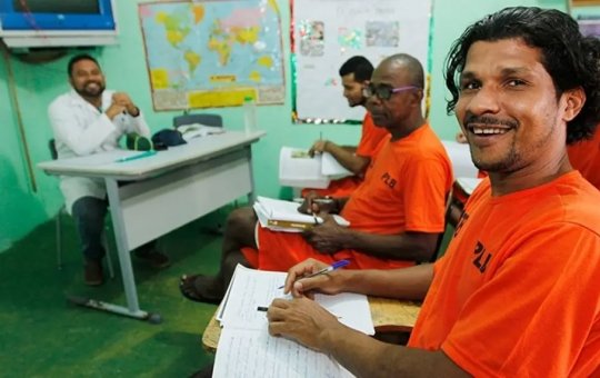 Bahia propõe cotas de emprego para presidiários e ex-detentos