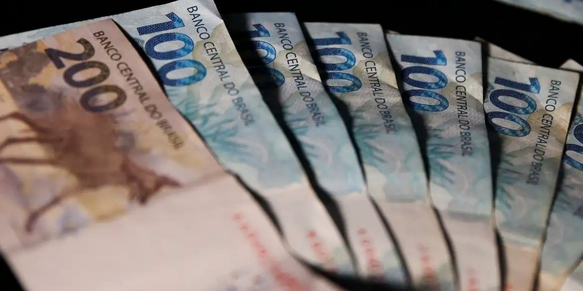 Operação da PF investiga comércio de notas falsas em Salvador