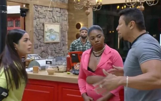 Luana cospe em Gilsão após formação da roça em A Fazenda 16