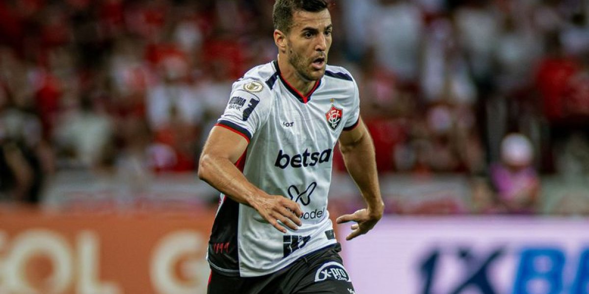 Raul Cáceres fala sobre a defesa do Vitória "manter a concentração"