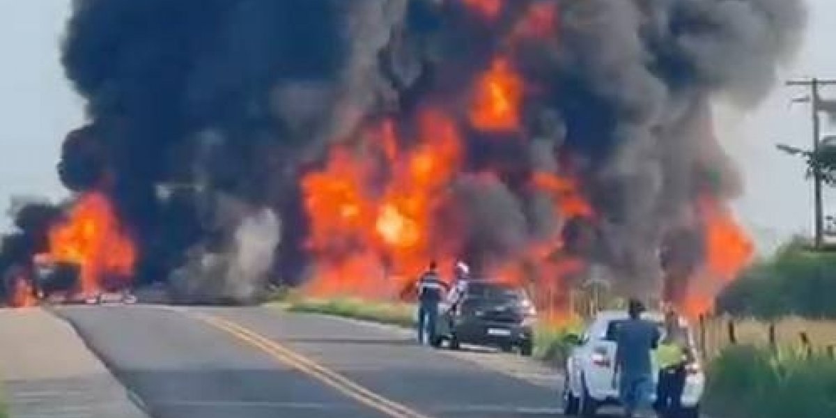 Caminhão pega fogo em via que liga Cruzeiro de Laje à Santo Antônio de Jesus