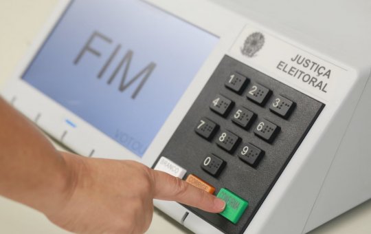 Quebra de urnas gera frustração e desistência de eleitores em seções