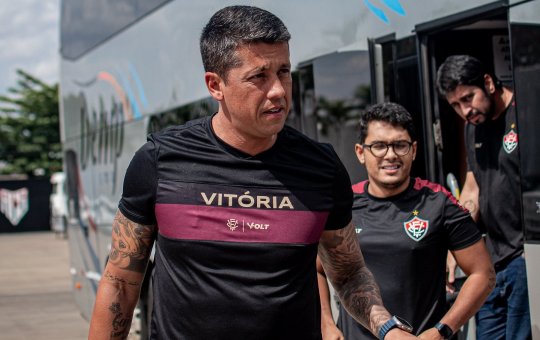 Após empate, Carpini fala sobre Vitória 'efetivo' contra Atlético MG