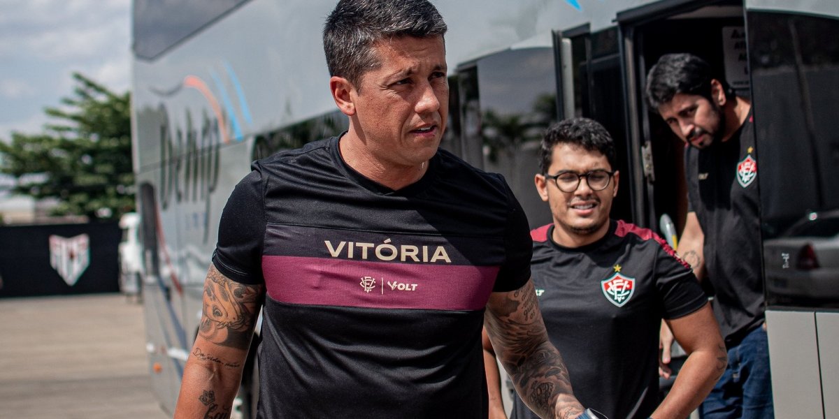 Após empate, Carpini fala sobre Vitória 'efetivo' contra Atlético MG