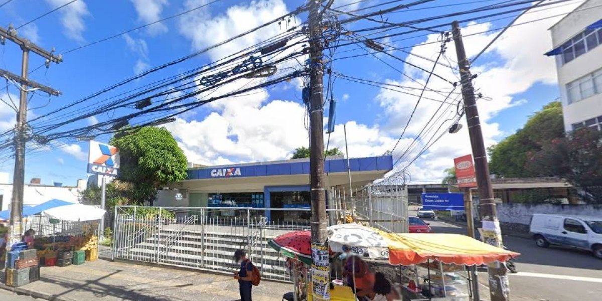Agência da Caixa Econômica é arrombada no bairro de Brotas