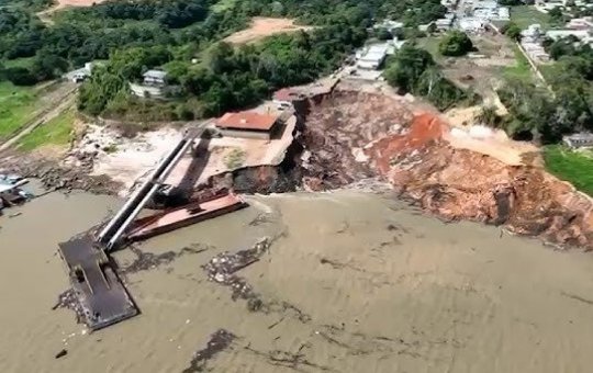 Porto desaba e deixa pessoas desaparecidas no Amazonas