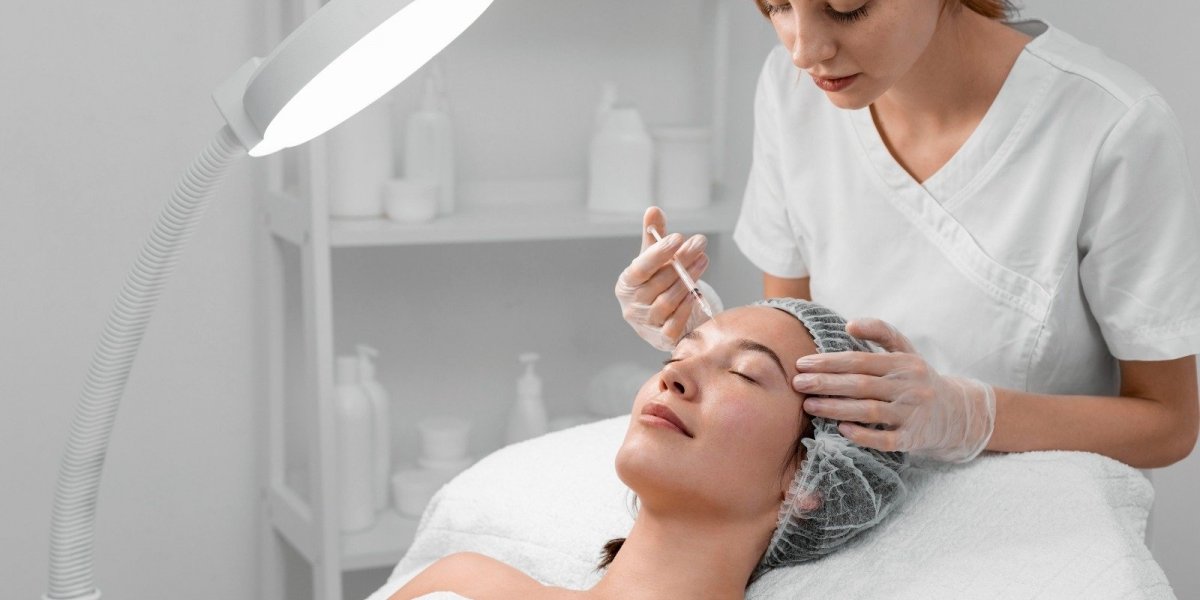 Ácido Hialurônico: Muito além da harmonização facial