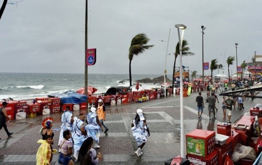 Cadastramento de ambulantes para festas em Salvador encerra nesta quinta-feira