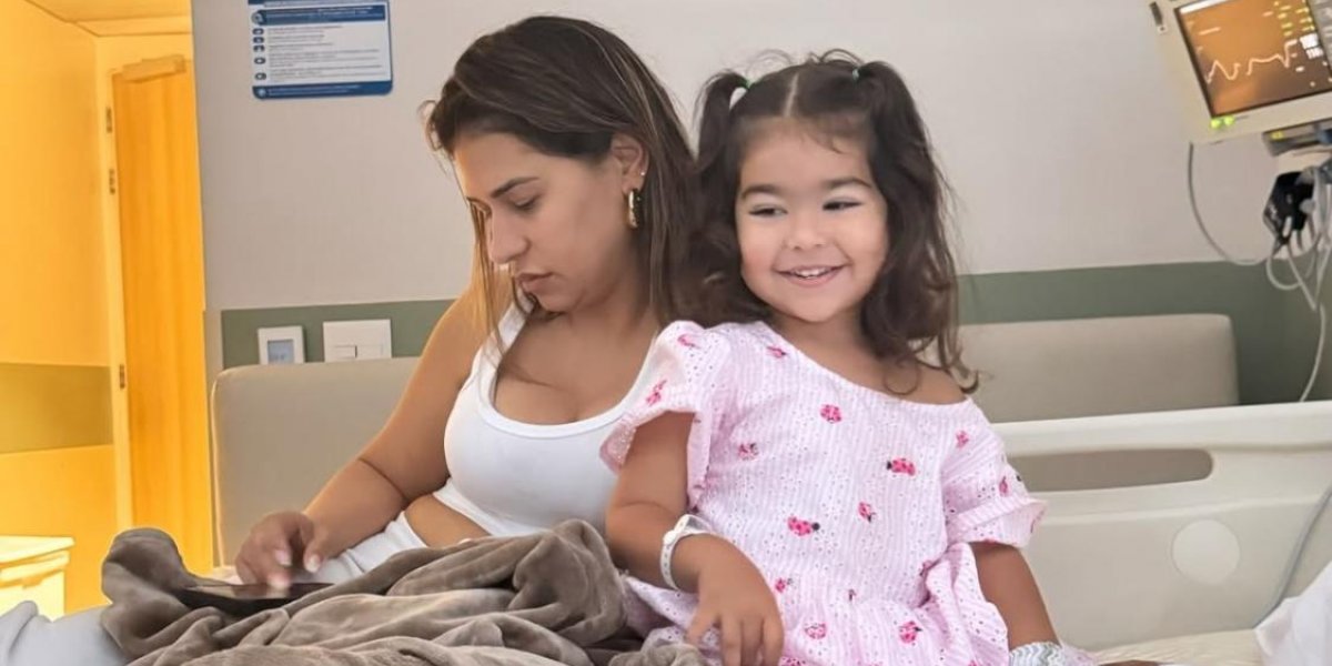 Simone Mendes e Kaka Diniz acompanham filha em recuperação no hospital