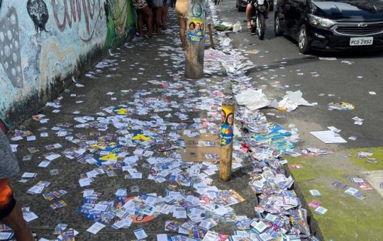 MP-BA solicita multa de R$ 8 mil contra candidatos por derrame de santinhos