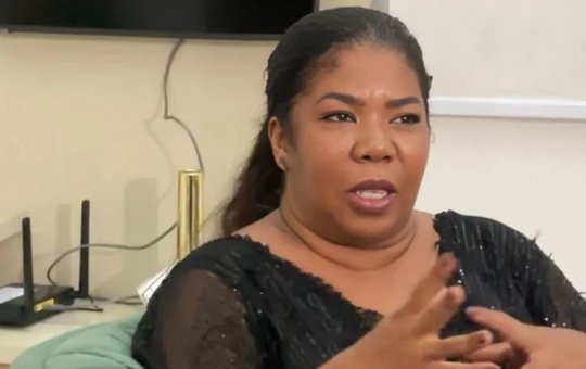 Mãe de Raquel Brito esclarece suposto entubamento da filha